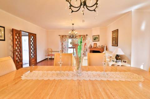 Quinta T5 disponível para venda em Á-dos-Ferreiros