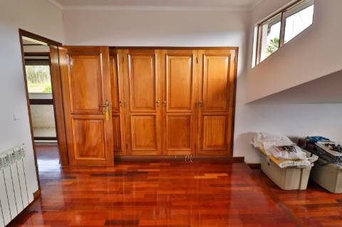 Quinta T5 disponível para venda em Á-dos-Ferreiros