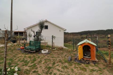 Moradia T3 para Venda em Macieira de Alcôba - Águeda