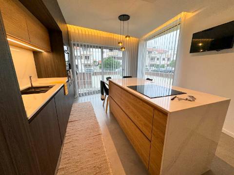 Moradia T3 Premium com Piscina disponível para venda na Praia da Barra