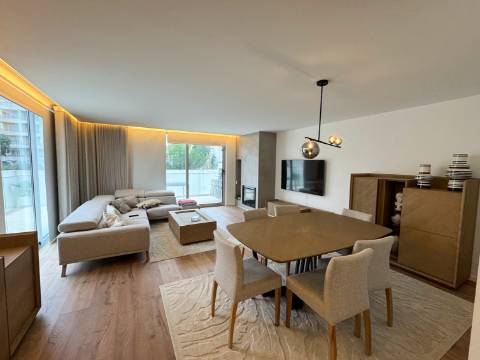 Moradia T3 Premium com Piscina disponível para venda na Praia da Barra