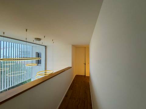 Moradia T3 Premium com Piscina disponível para venda na Praia da Barra