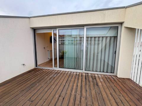 Moradia T3 Premium com Piscina disponível para venda na Praia da Barra