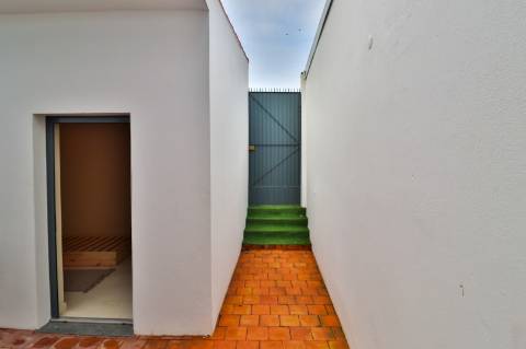 Prédio com 3 apartamentos independentes disponível para venda no centro de Águeda