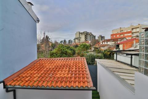Prédio com 3 apartamentos independentes disponível para venda no centro de Águeda