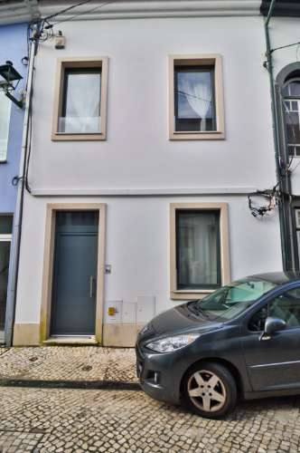 Prédio com 3 apartamentos independentes disponível para venda no centro de Águeda