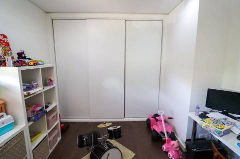 Duas Moradias Independentes em Amplo Terreno de 2171m² Disponíveis para Venda em Águeda