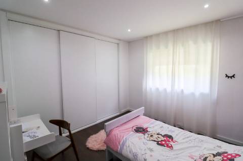 Duas Moradias Independentes em Amplo Terreno de 2171m² Disponíveis para Venda em Águeda