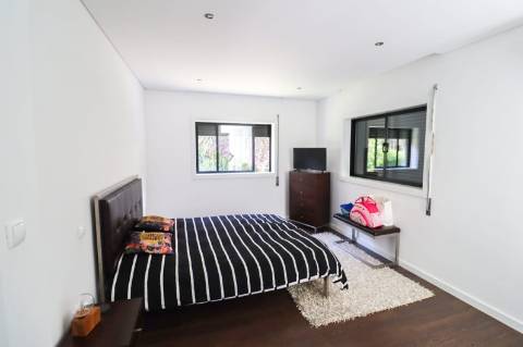 Duas Moradias Independentes em Amplo Terreno de 2171m² Disponíveis para Venda em Águeda