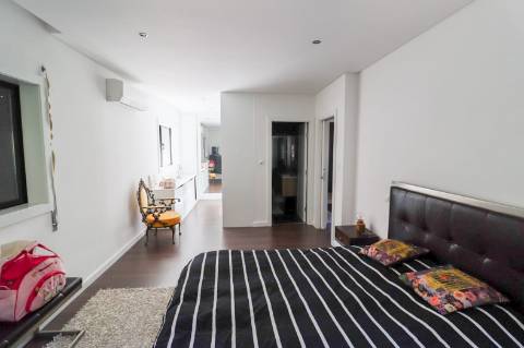 Duas Moradias Independentes em Amplo Terreno de 2171m² Disponíveis para Venda em Águeda