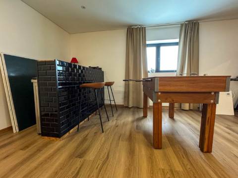 Duas Moradias Independentes em Amplo Terreno de 2171m² Disponíveis para Venda em Águeda