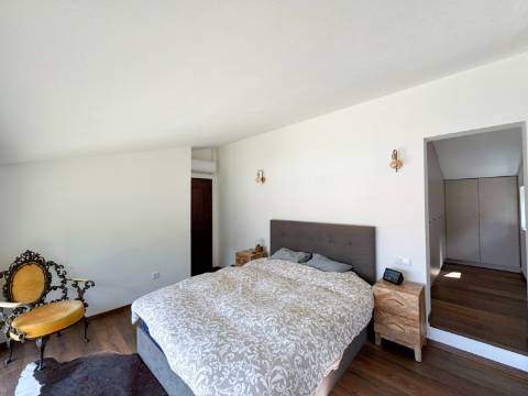 Duas Moradias Independentes em Amplo Terreno de 2171m² Disponíveis para Venda em Águeda