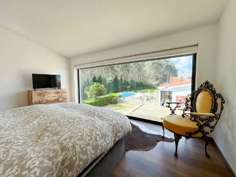 Duas Moradias Independentes em Amplo Terreno de 2171m² Disponíveis para Venda em Águeda