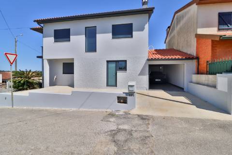 Moradia T4 a 5 Minutos do Centro de Águeda disponível para venda