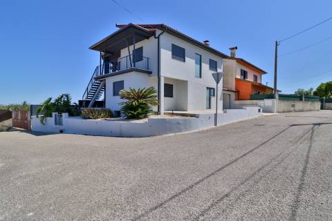 Moradia T4 a 5 Minutos do Centro de Águeda disponível para venda