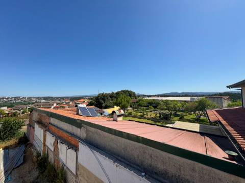 Moradia T4 a 5 Minutos do Centro de Águeda disponível para venda