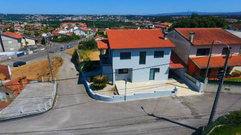 Moradia T4 a 5 Minutos do Centro de Águeda disponível para venda