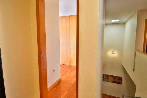 Moradia Geminada T4 disponível para venda em Barrô