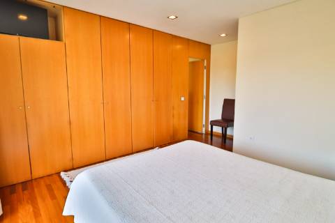 Moradia Geminada T4 disponível para venda em Barrô