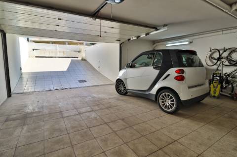 Moradia Geminada T4 disponível para venda em Barrô