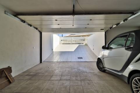 Moradia Geminada T4 disponível para venda em Barrô