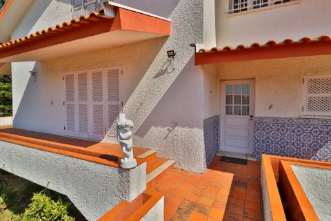 Moradia T6 disponível para venda a 5 minutos do centro de Águeda