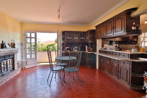 Moradia T6 disponível para venda a 5 minutos do centro de Águeda