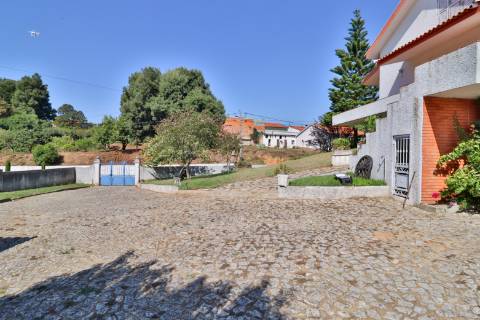 Moradia T6 disponível para venda a 5 minutos do centro de Águeda