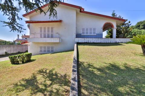 Moradia T6 disponível para venda a 5 minutos do centro de Águeda