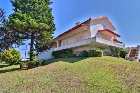 Moradia T6 disponível para venda a 5 minutos do centro de Águeda