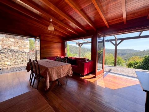 Moradia T2 disponível para arrendamento em Sernada do Préstimo