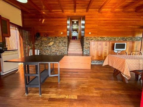 Moradia T2 disponível para arrendamento em Sernada do Préstimo