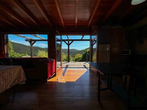 Moradia T2 disponível para arrendamento em Sernada do Préstimo