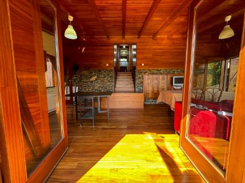 Moradia T2 disponível para arrendamento em Sernada do Préstimo