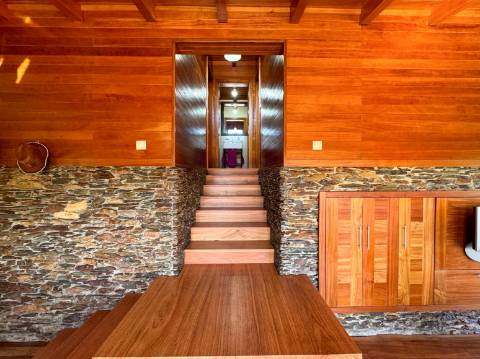 Moradia T2 disponível para arrendamento em Sernada do Préstimo