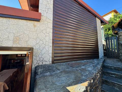 Moradia T2 disponível para arrendamento em Sernada do Préstimo