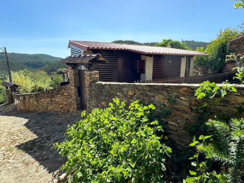 Moradia T2 disponível para arrendamento em Sernada do Préstimo