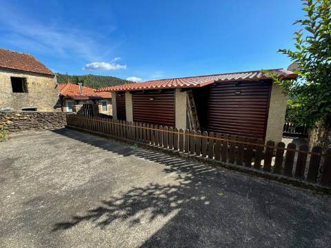 Moradia T2 disponível para arrendamento em Sernada do Préstimo