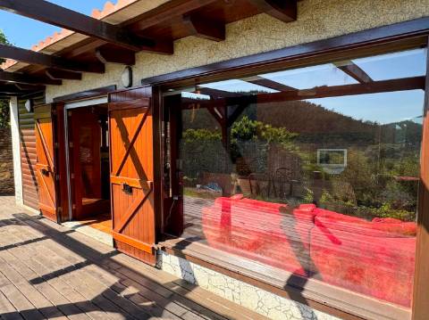 Moradia T2 disponível para arrendamento em Sernada do Préstimo