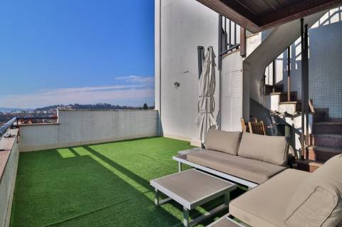 Apartamento T3 de Luxo no 6.º Andar | Terraços Exclusivos | Estacionamento e Arrumos