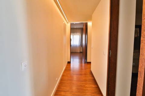 Apartamento T3 de Luxo no 6.º Andar | Terraços Exclusivos | Estacionamento e Arrumos