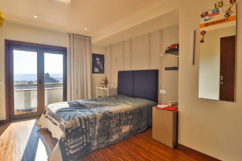 Apartamento T3 de Luxo no 6.º Andar | Terraços Exclusivos | Estacionamento e Arrumos