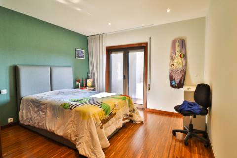 Apartamento T3 de Luxo no 6.º Andar | Terraços Exclusivos | Estacionamento e Arrumos