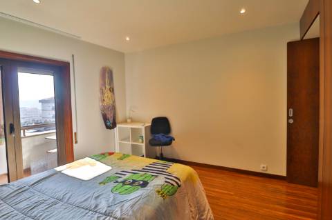 Apartamento T3 de Luxo no 6.º Andar | Terraços Exclusivos | Estacionamento e Arrumos