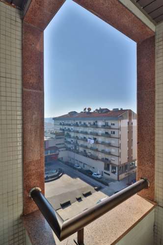 Apartamento T3 de Luxo no 6.º Andar | Terraços Exclusivos | Estacionamento e Arrumos