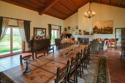 Quinta com 11.439 m², piscina coberta e 4 suítes - tranquilidade perto da cidade