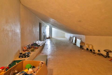 Quinta com 11.439 m², piscina coberta e 4 suítes - tranquilidade perto da cidade