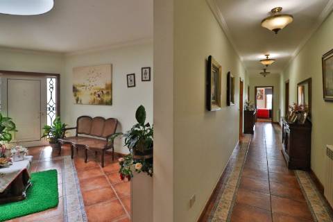 Quinta com 11.439 m², piscina coberta e 4 suítes - tranquilidade perto da cidade