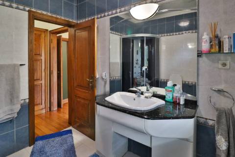 Quinta com 11.439 m², piscina coberta e 4 suítes - tranquilidade perto da cidade