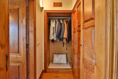 Quinta com 11.439 m², piscina coberta e 4 suítes - tranquilidade perto da cidade